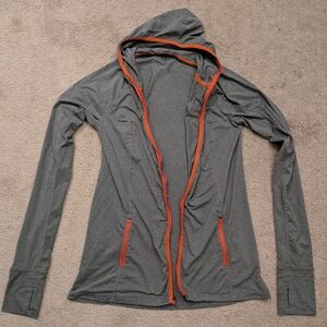 Gray and Orange Fitted Hoodie with Long Sleeves